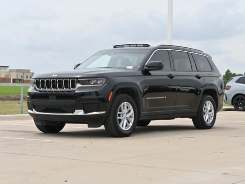 Used 2024 Jeep Grand Cherokee L Laredo w/ Luxury Tech Group I image 5
