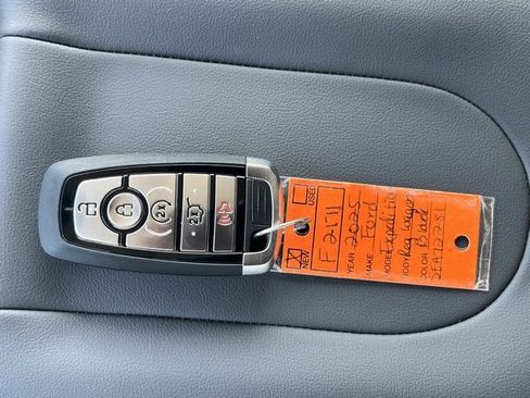 New 2025 Ford Expedition Active image 29