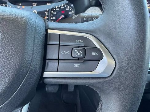 Used 2023 Jeep Compass Latitude w/ Sun and Sound Group AWD/4WD image 15