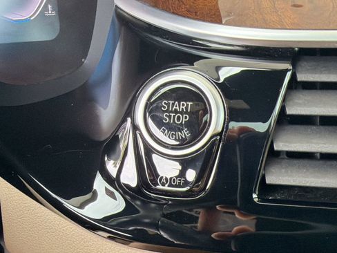Used 2020 BMW 530i w/ Premium Package RWD image 16