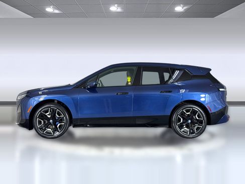 Used 2024 BMW iX xDrive50 w/ Premium Package AWD/4WD image 2