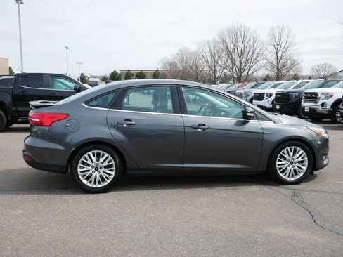 Used 2017 Ford Focus Titanium image 8
