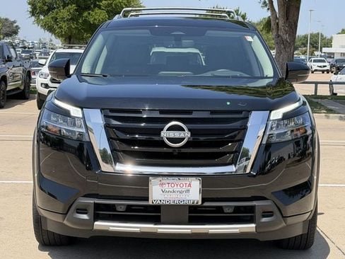 Used 2024 Nissan Pathfinder Platinum w/ Cargo Package FWD image 8