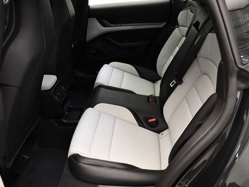 Used 2025 Porsche Taycan image 43