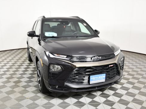 Used 2023 Chevrolet TrailBlazer RS w/ Sun and Liftgate Package AWD/4WD image 3