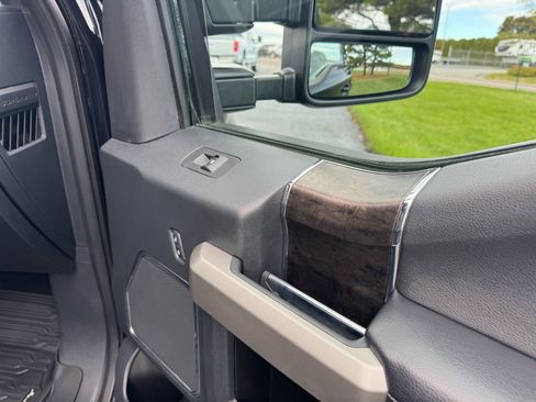 Used 2022 Ford F250 Lariat w/ Lariat Ultimate Package image 27