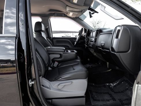 Used 2018 Chevrolet Silverado 1500 Custom w/ Custom Value Package image 31