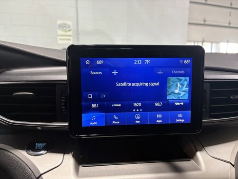 Used 2022 Ford Explorer XLT w/ Equipment Group 202A image 15