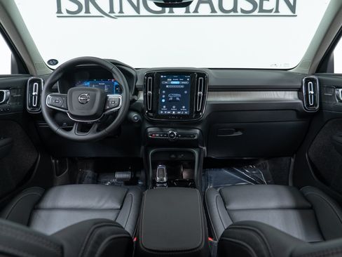 New 2026 Volvo XC40 B5 Plus w/ Climate Package AWD/4WD image 15