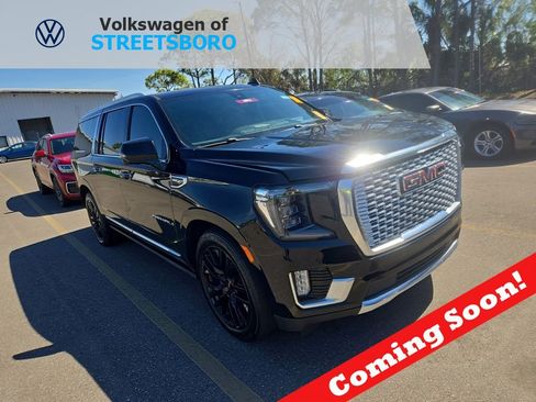 Used 2022 GMC Yukon XL Denali image 1