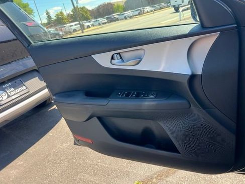 Certified 2023 Kia Forte LXS w/ LXS Technology Package FWD image 17
