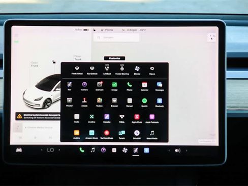 Used 2021 Tesla Model 3 Standard Range Plus image 13