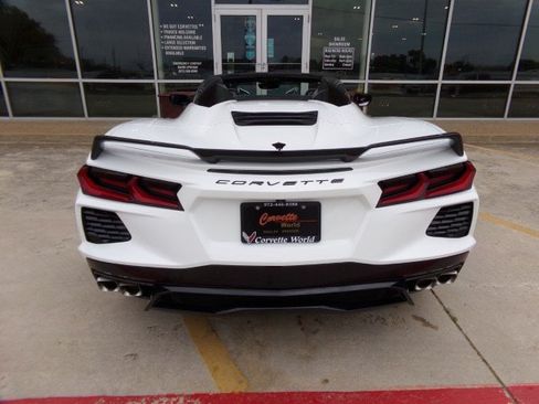 Used 2024 Chevrolet Corvette Stingray Premium Conv w/ Z51 Performance Package RWD image 7