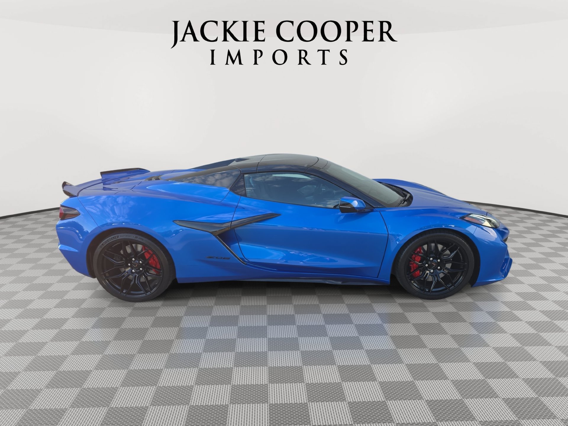 Used 2025 Chevrolet Corvette Z06 w/ Battery Protection Package RWD image 4