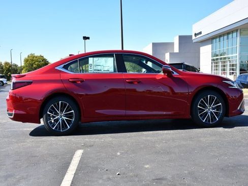 New 2025 Lexus ES 300h w/ Premium Package image 8