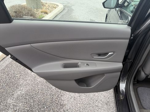 Used 2022 Hyundai Elantra SEL w/ Convenience Package image 21