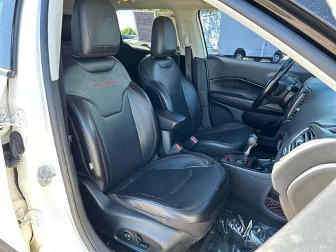 Used 2021 Jeep Compass Trailhawk AWD/4WD image 17