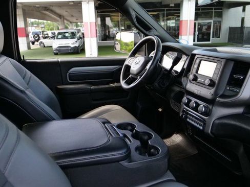 Used 2022 RAM 3500 Tradesman RWD image 27