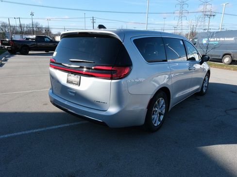 New 2026 Chrysler Pacifica Limited w/ Uconnect Theater Family Group image 8