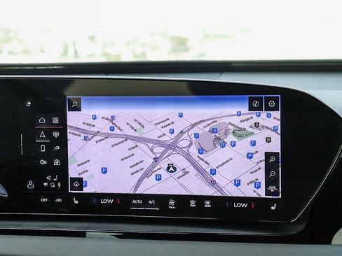 Used 2025 Audi Q6 e-tron Premium w/ Convenience Package image 17