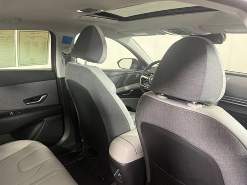 Used 2026 Hyundai Elantra Limited FWD image 27
