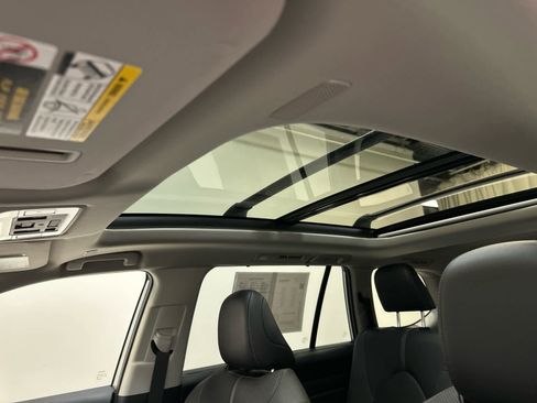 Used 2024 Toyota Grand Highlander Platinum image 5