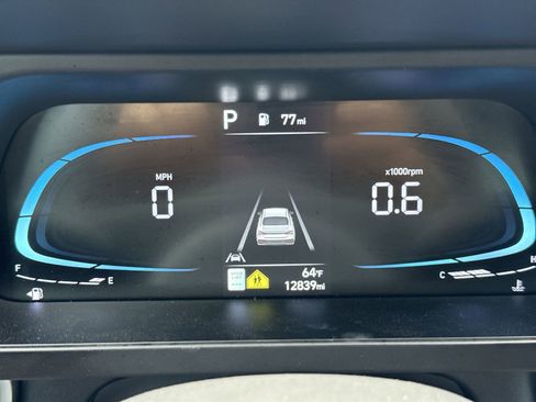 Used 2025 Hyundai Elantra Sport image 10