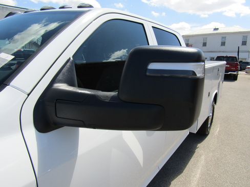 New 2026 RAM 3500 Tradesman AWD/4WD image 10