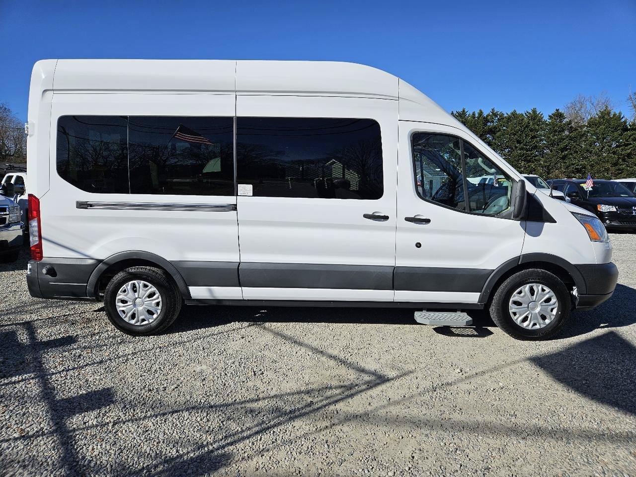 Used 2016 Ford Transit 350 XLT RWD image 8