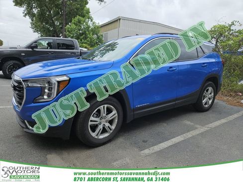 Used 2024 GMC Terrain SLE w/ Driver Convenience Package FWD image 1