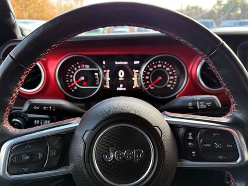 Used 2022 Jeep Gladiator Rubicon w/ LED Lighting Group image 23