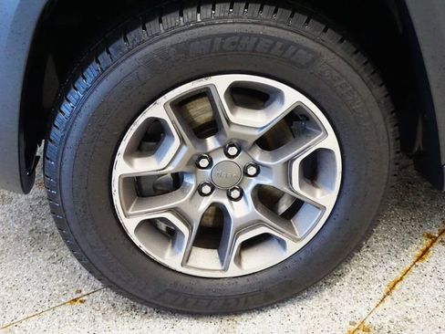 Certified 2020 Jeep Cherokee Trailhawk w/ Cold Weather Group image 14