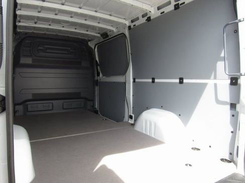 New 2025 Mercedes-Benz Sprinter 2500 image 26
