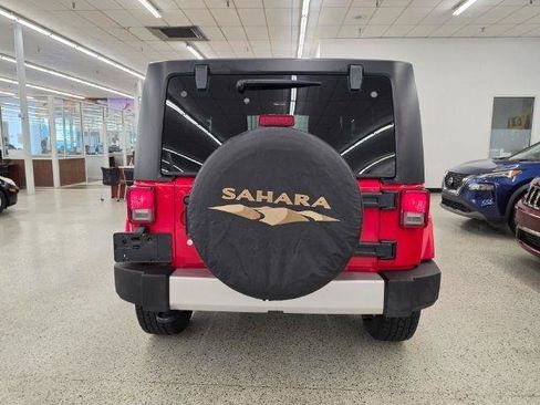 Used 2015 Jeep Wrangler Sahara AWD/4WD image 6