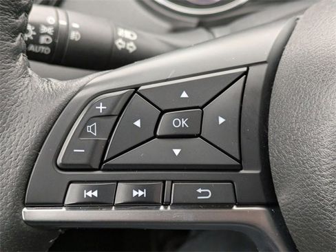 Used 2019 Nissan Rogue SL image 18