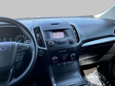 Used 2019 Ford Edge SE FWD image 7