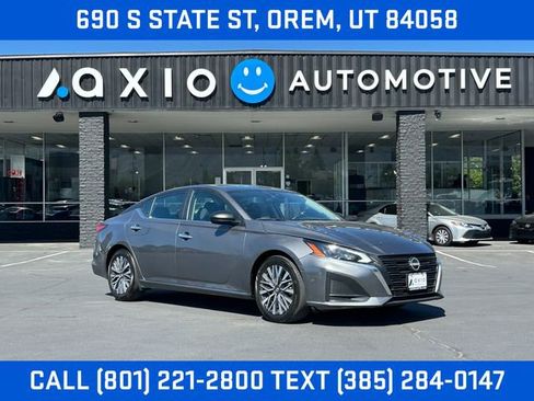 Used 2024 Nissan Altima 2.5 SV FWD image 1