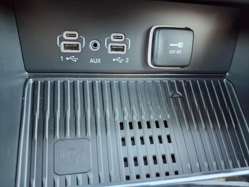 New 2026 Jeep Grand Cherokee Limited w/ Luxury Tech Group II AWD/4WD image 39