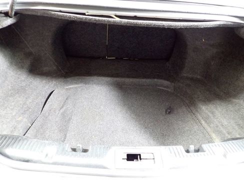 Used 2015 Ford Taurus SEL w/ Equipment Group 201A FWD image 16
