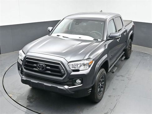 Used 2021 Toyota Tacoma SR5 w/ Technology Package image 15