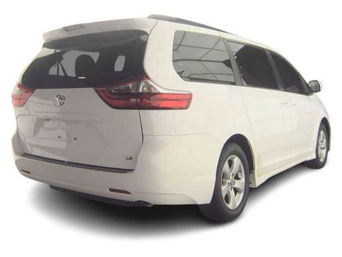 Used 2020 Toyota Sienna LE FWD image 4