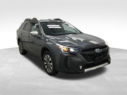 Used 2024 Subaru Outback Touring AWD/4WD image 3