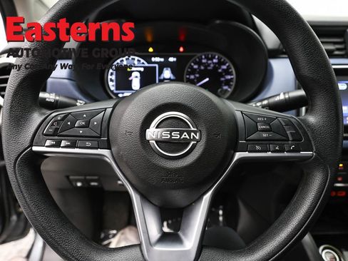 Used 2023 Nissan Versa SV image 10