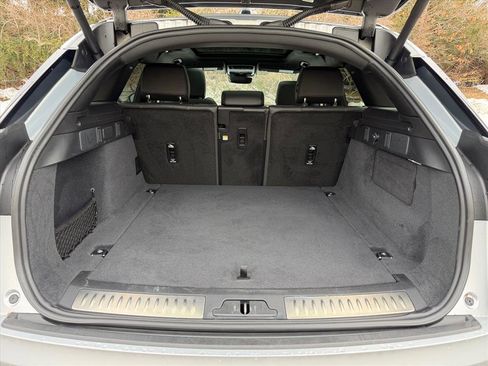 Used 2025 Land Rover Range Rover Velar Dynamic SE image 18