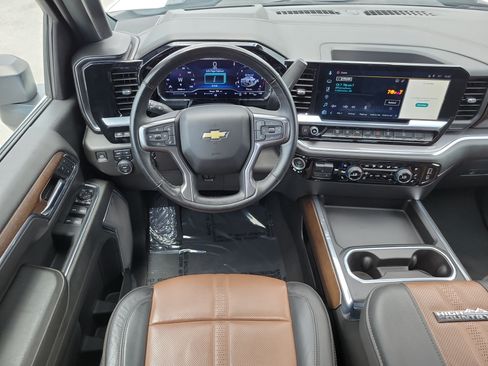 Used 2024 Chevrolet Silverado 2500 High Country w/ High Country Premium Package AWD/4WD image 16
