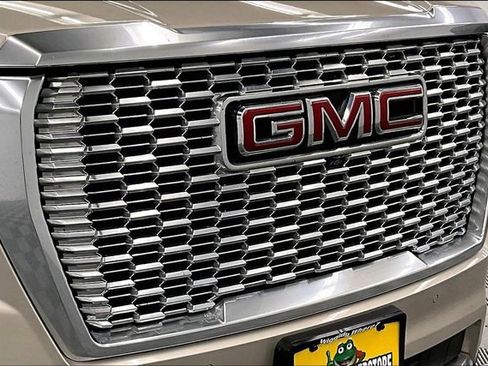 Used 2024 GMC Yukon Denali w/ Advanced Technology Package image 36