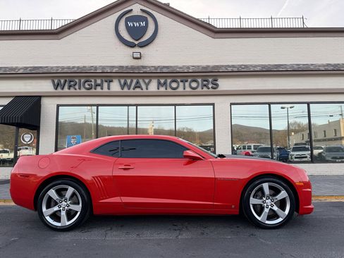 Used 2010 Chevrolet Camaro SS w/ RS Package image 2