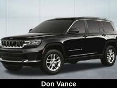 Used 2023 Jeep Grand Cherokee Limited w/ Black Appearance Package