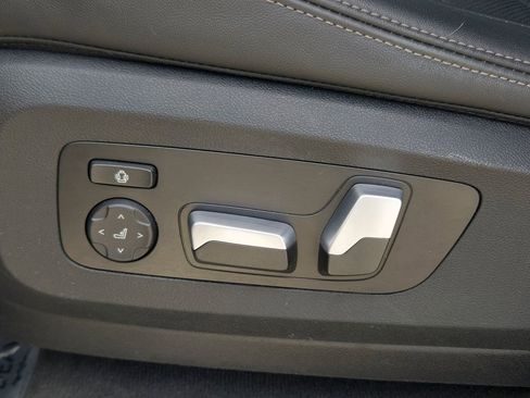 Used 2023 BMW X5 sDrive40i w/ Climate Comfort Package image 17