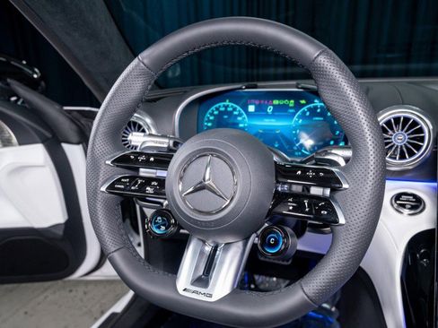 New 2026 Mercedes-Benz SL 63 AMG 4MATIC image 19